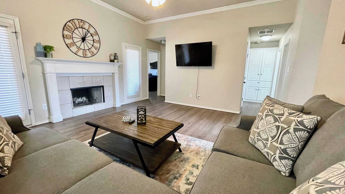 Lubbock House | Preston Place - 3BR/2BA - Close to Everything