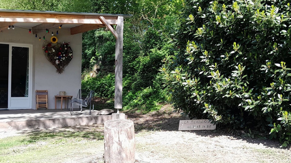 Saint-Quentin-sur-le-Homme House | Pretty Charming Cabin In A Landscaped Garden In The Bay Of Mont-Saint-Michel