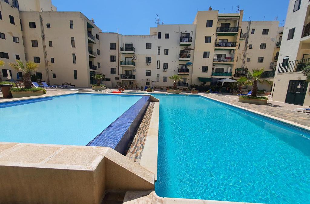 Bugibba Apartment | Pretty 2 bedroom Apartment with shared Pool