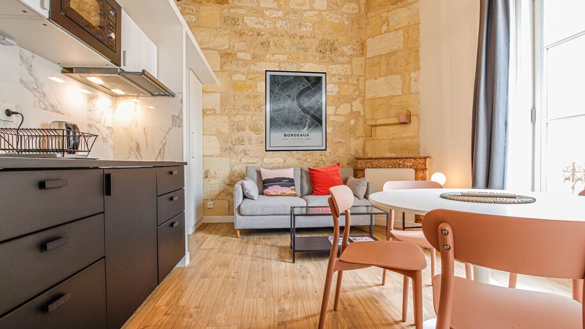 Bordeaux Sud Apartment | Pretty 2 bedroom duplex apartment full of charm