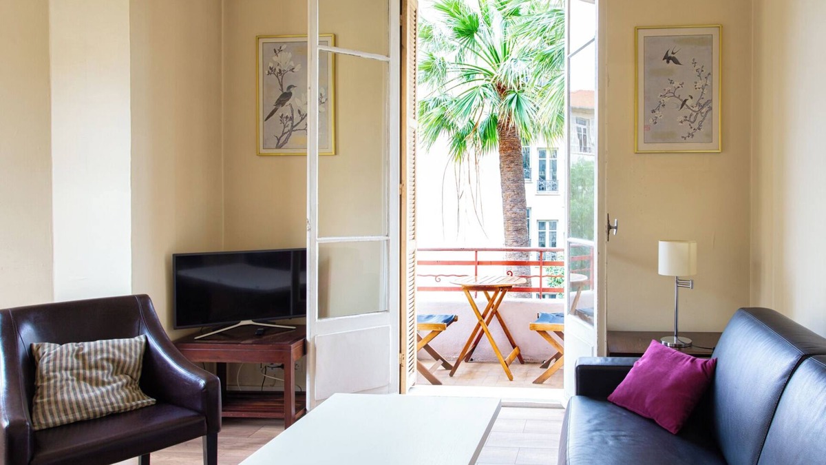 Gambetta Apartment | PRETTY 2 ROOMS CLOSE TO ALL AMENITIES
