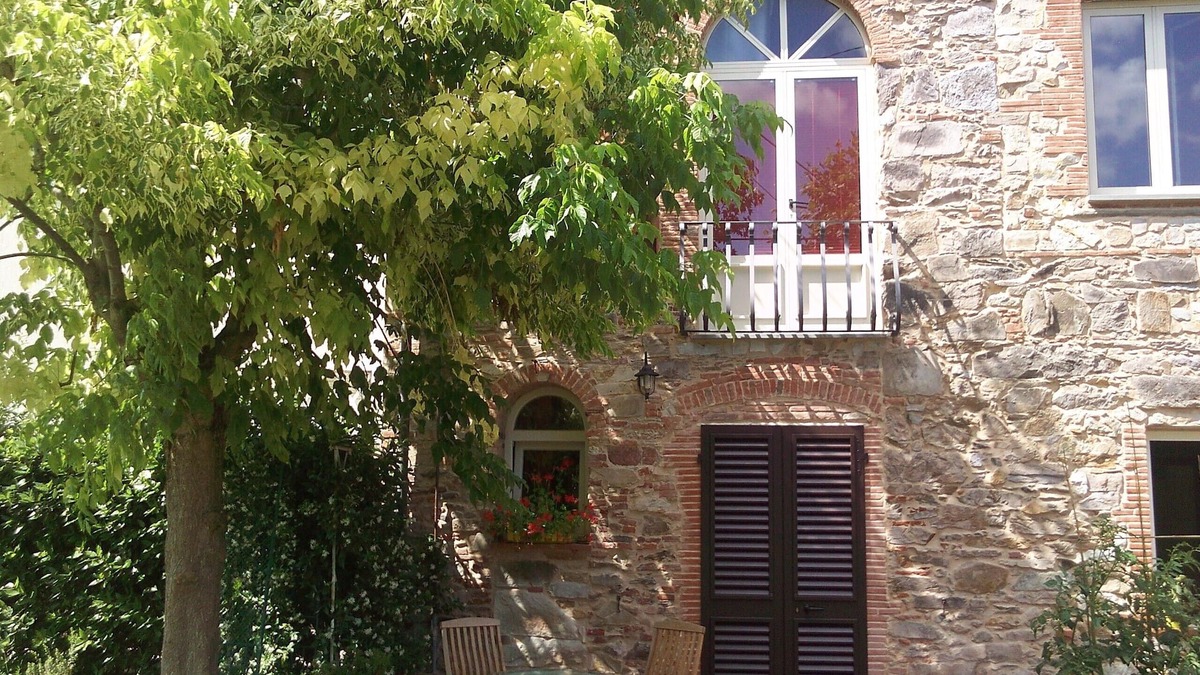 Guamo House | Pretty and romantic Tuscan country house in Lucca, ideal garden for dinners and relaxation