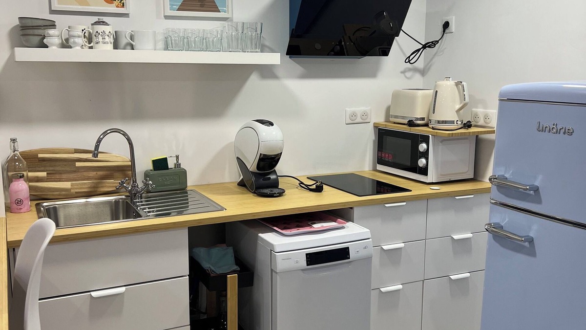 Mercury Apartment | Pretty apartment, on the ground floor of our house, fully equipped, new