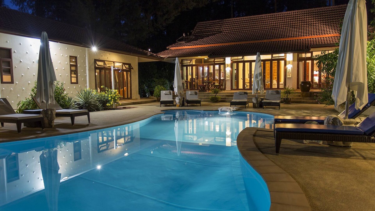Thong Krut Villa | Pretty Beachfront 3BRM Villa with pool