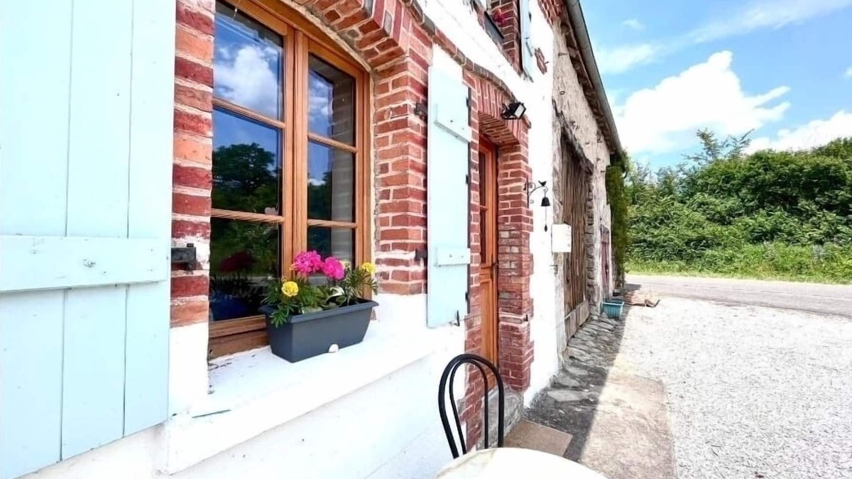 Saint-Leger-Magnazeix Cottage | Pretty Cottage in a Rural Village!