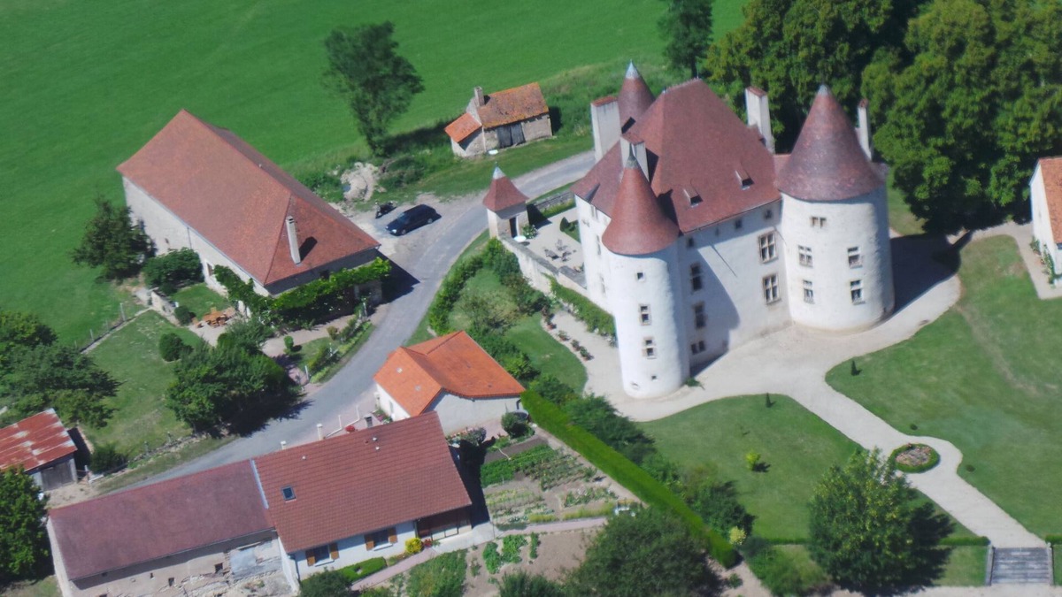 Saint-Etienne-de-Vicq Cottage | Pretty charming house, quiet, in the countryside. but 5 minutes from Vichy