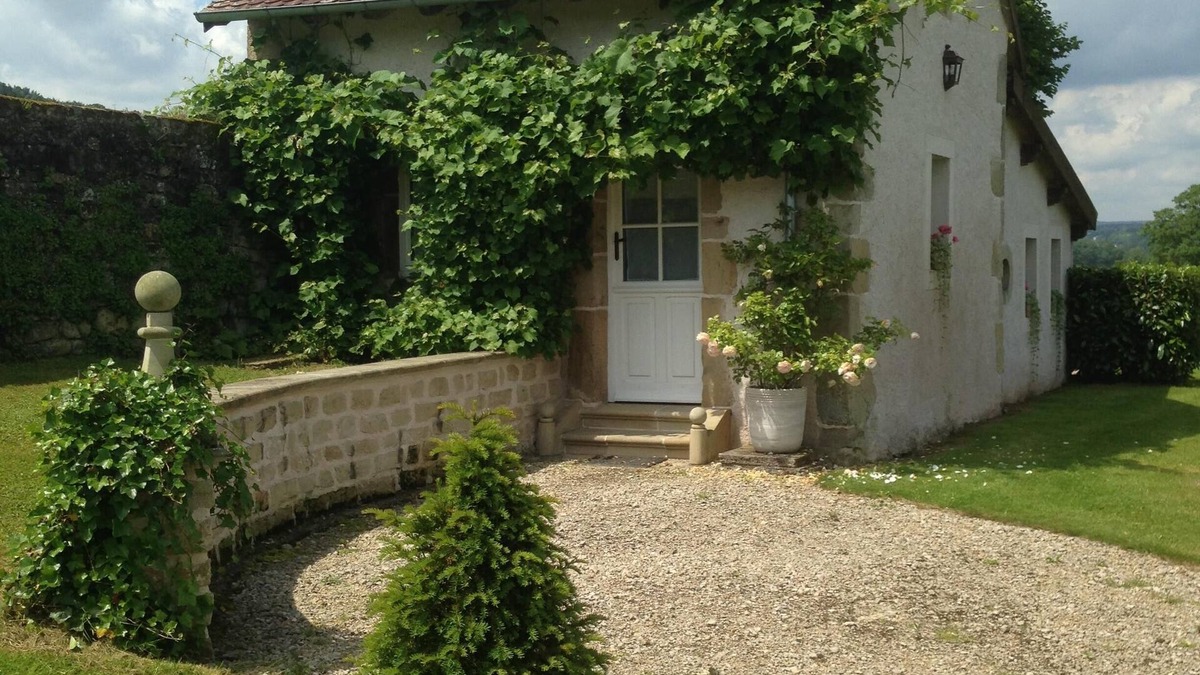 Monthureux-sur-Saone House | Pretty charming outbuilding