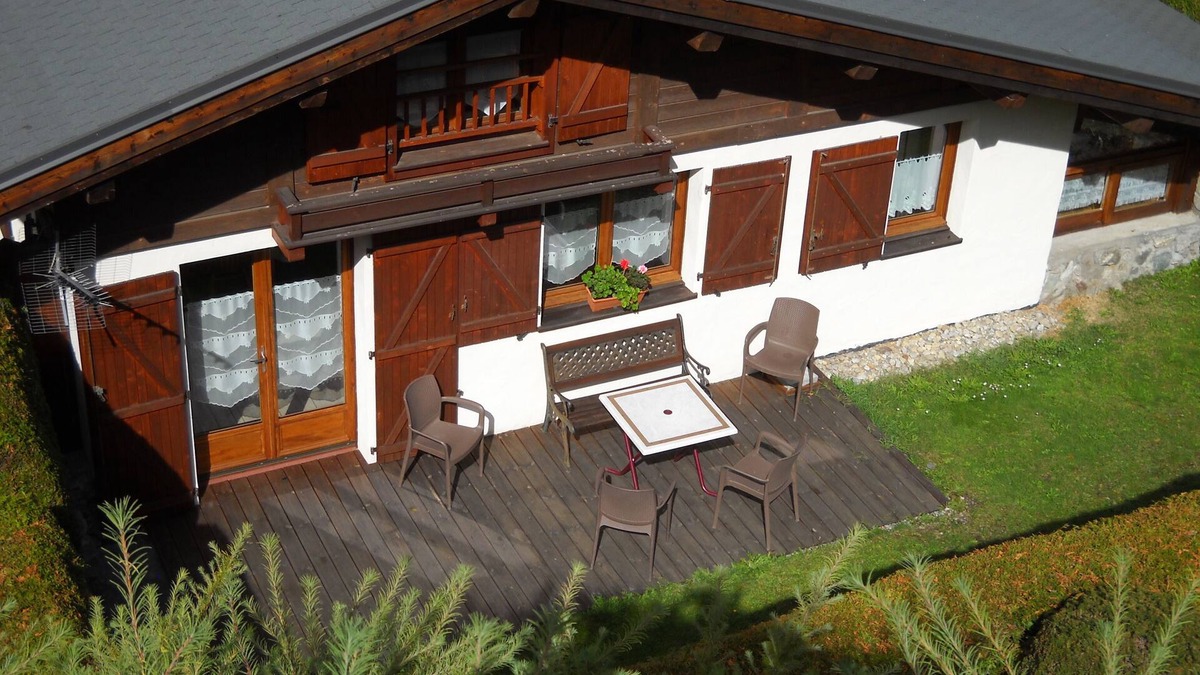 Les Bossons Ski Chalet | Pretty chalet, with mansard floor, south oriented, with 2 covered parking lots