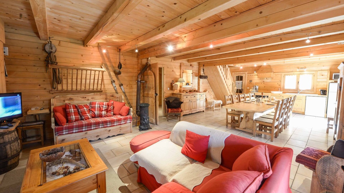Le Bourg-d'Oisans Ski Chalet | pretty chalet, fully equipped, sauna, 5 bedrooms, very spacious, garden,