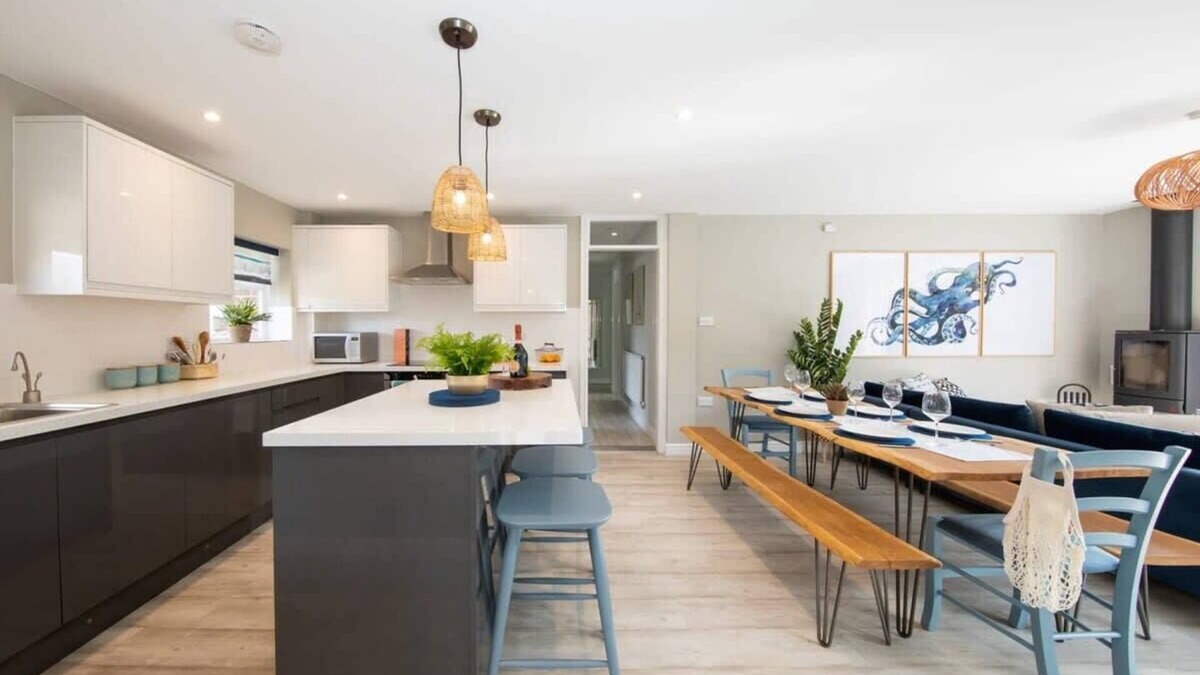 Bosham House | Pretty Coastal Annexe Close to Village and Quay