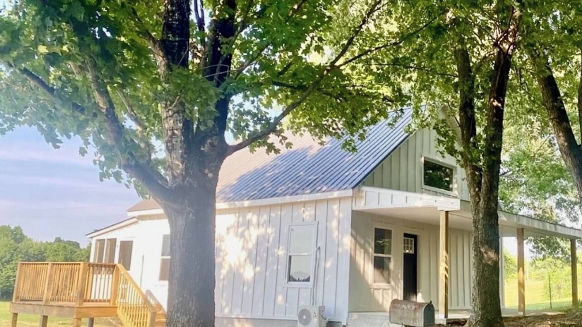 Frogue House | Pretty Cottage Next to Dale Hollow Lake State Park, 1 Mile to Marina and Golf
