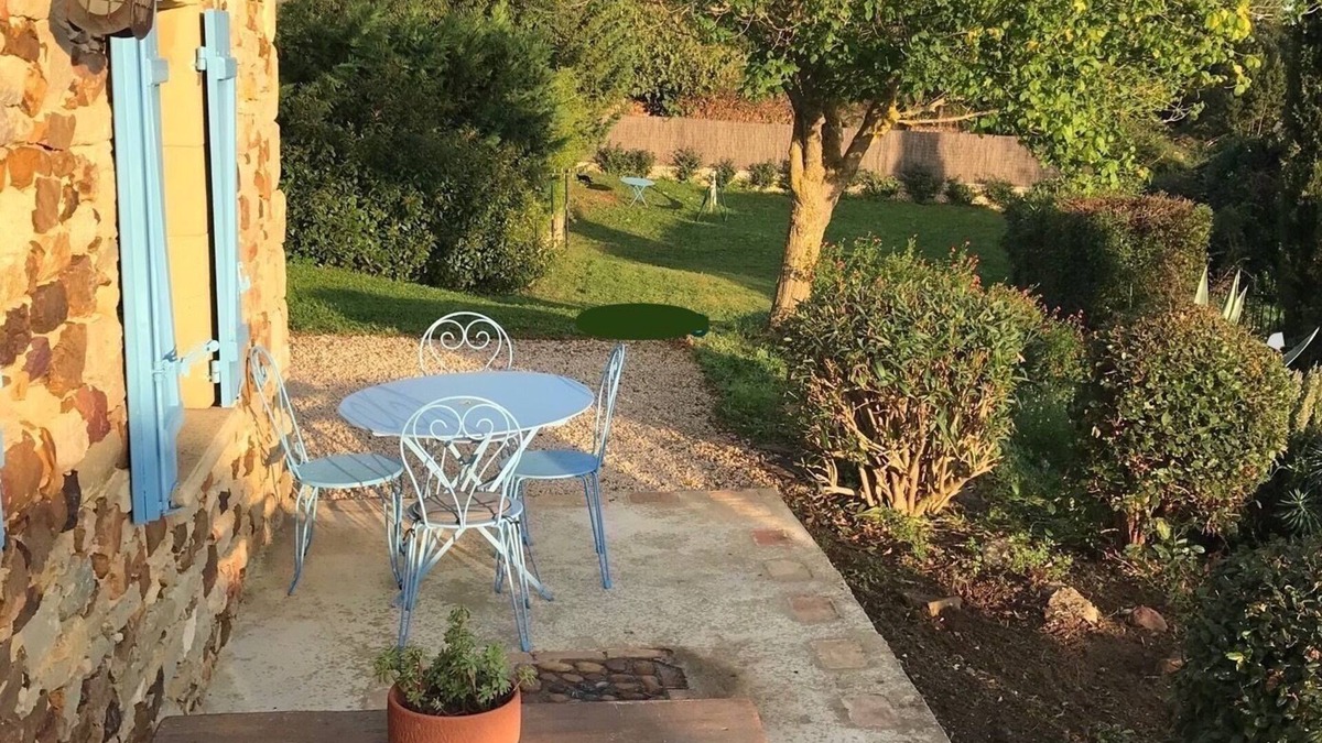 La Bruguiere Apartment | Pretty duplex with garden and terraces near Uzes