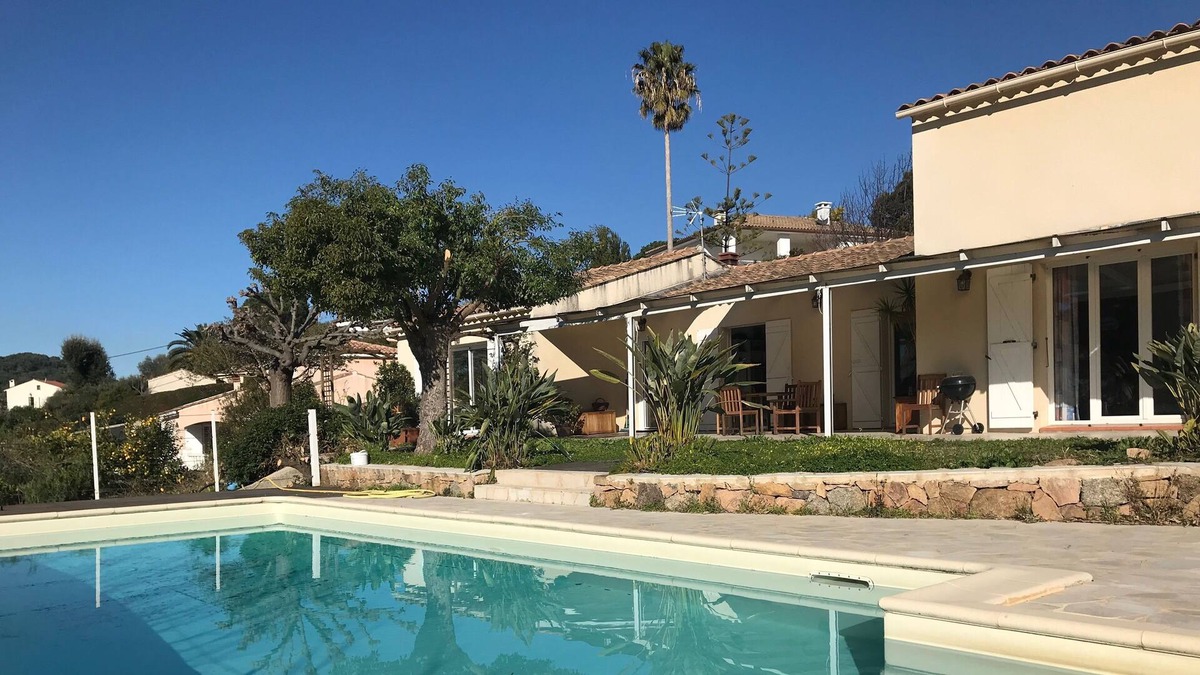 Bastelicaccia House | PRETTY ENTIRE HOUSE WITH SWIMMING POOL AND GARDEN (120 M2) 6 KM FROM AJACCIO