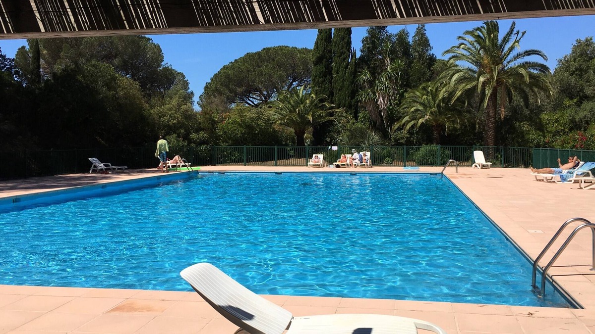 La Croix-Valmer Apartment | Pretty farmhouse a stone's throw from Gigaro beach and close to St Tropez
