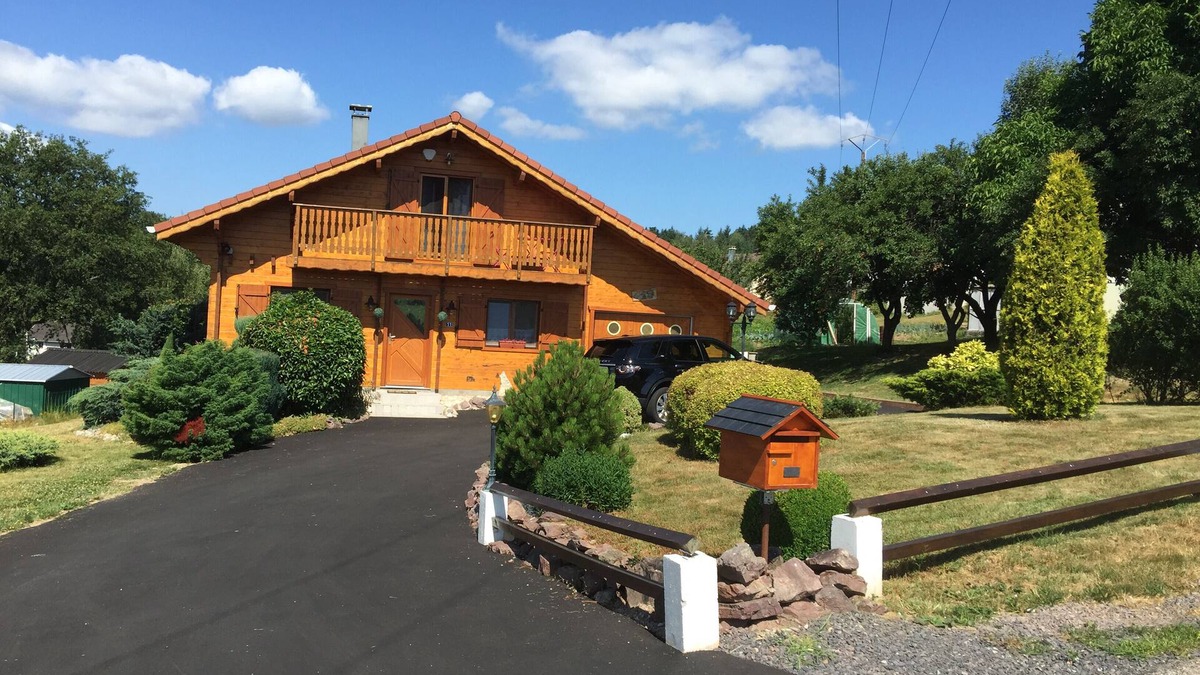 Laveline-devant-Bruyeres Ski Chalet | Pretty little chalet in a peaceful setting near Gérardmer