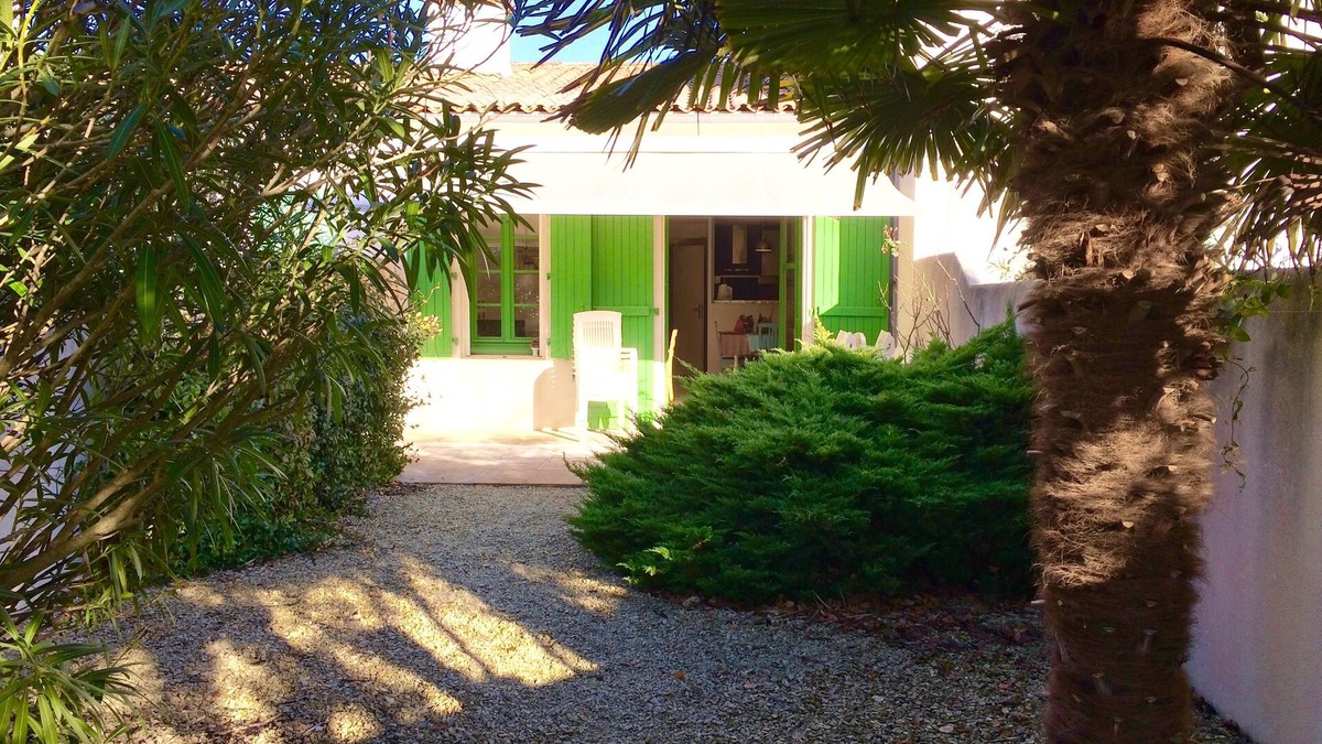 La Couarde-sur-Mer House | PRETTY HOUSE in Private Estate, Pool/Tennis Near sandy beach