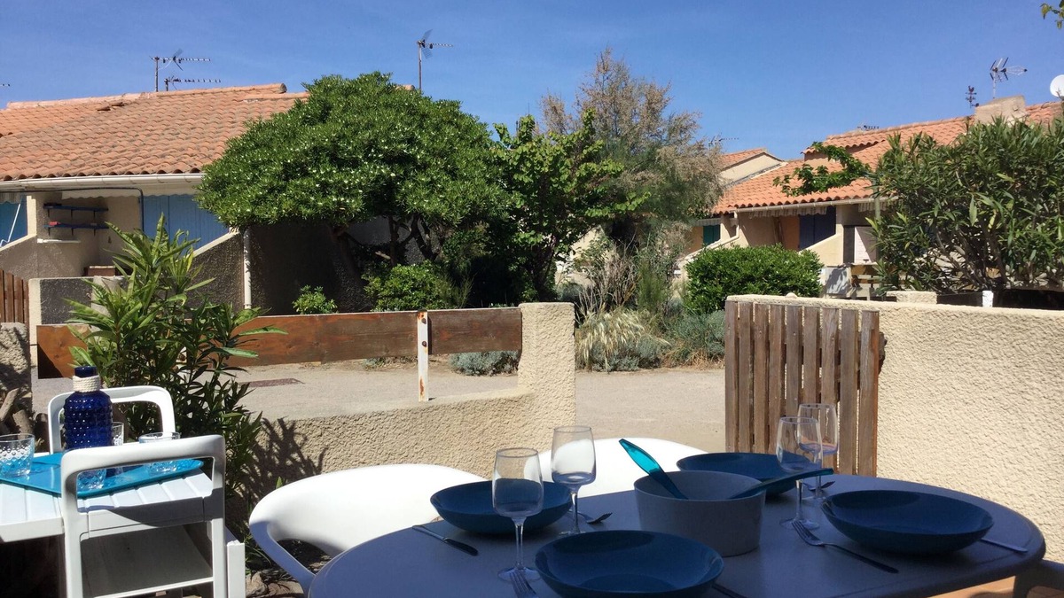 Portiragnes-Plage House | Pretty little house in secure residence 150 meters from the beach with wifi !