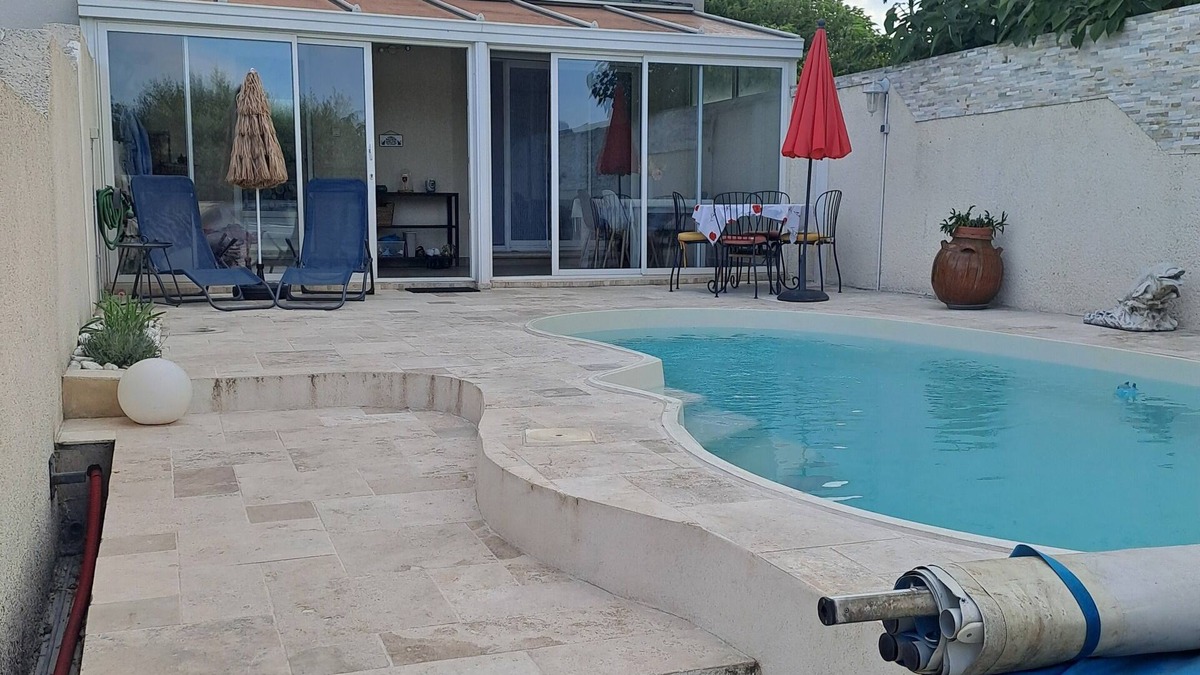 Vedene House | Pretty little house near Avignon FOR 2 PEOPLE with private pool