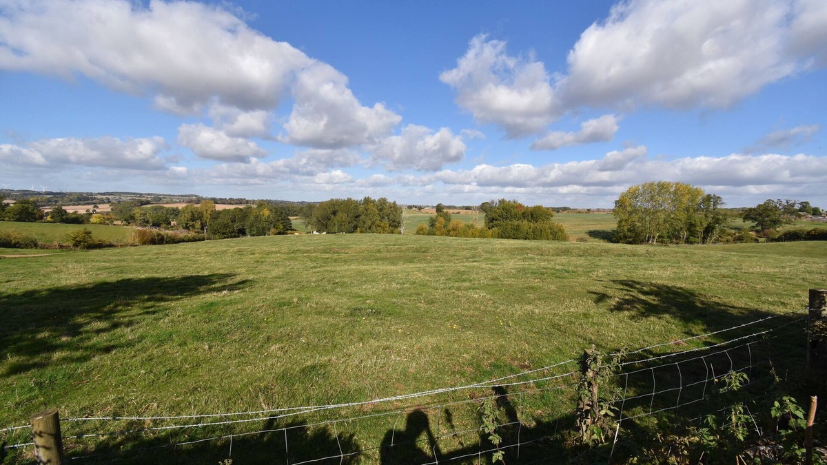 Maidwell House | Pretty Northamptonshire cottage overlooking the Brampton Valley