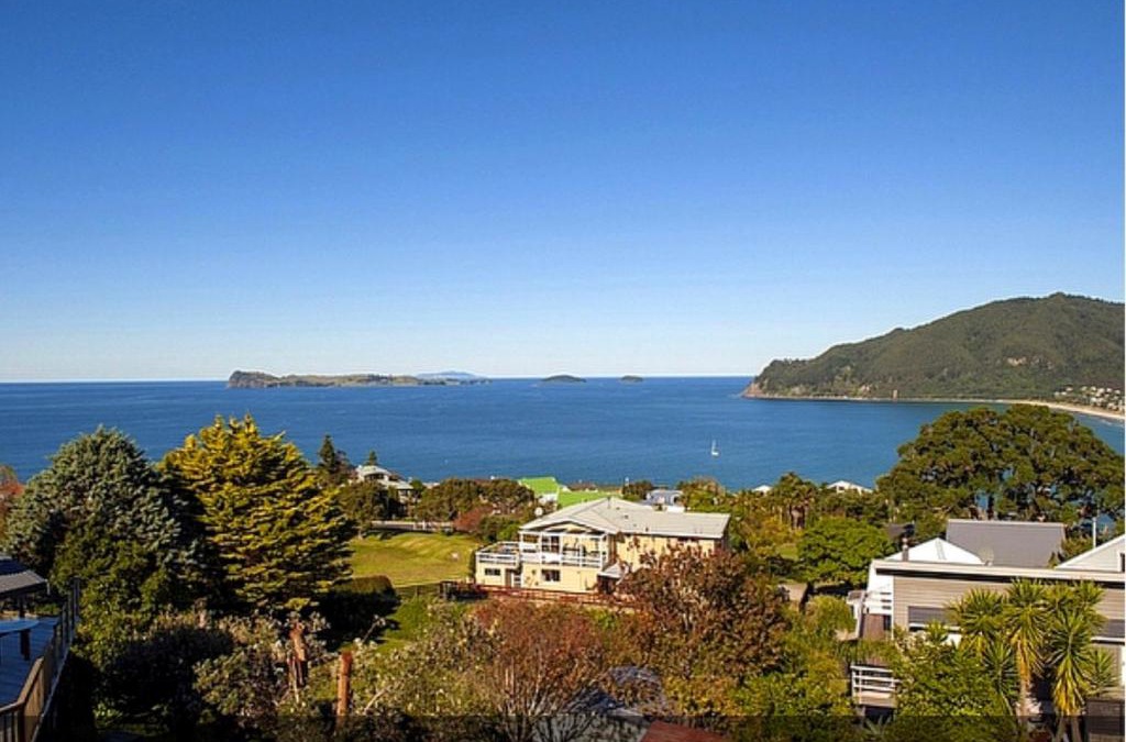 Tairua House | Pretty on Paku, Tairua - Cottage