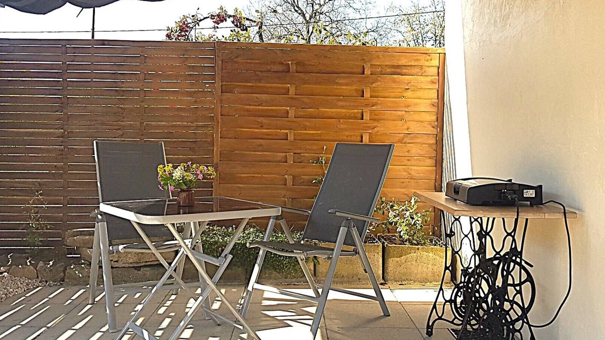 Saint-Germain-du-Bois Apartment | Pretty studio on the farm with covered seating area