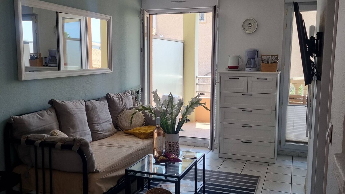 Frejus Apartment | PRETTY STUDIO quiet, well located for the beaches of St Raphael and Frejus