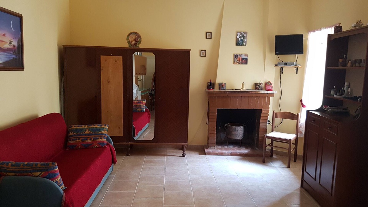 Vallerotonda House | Pretty village house in Italy