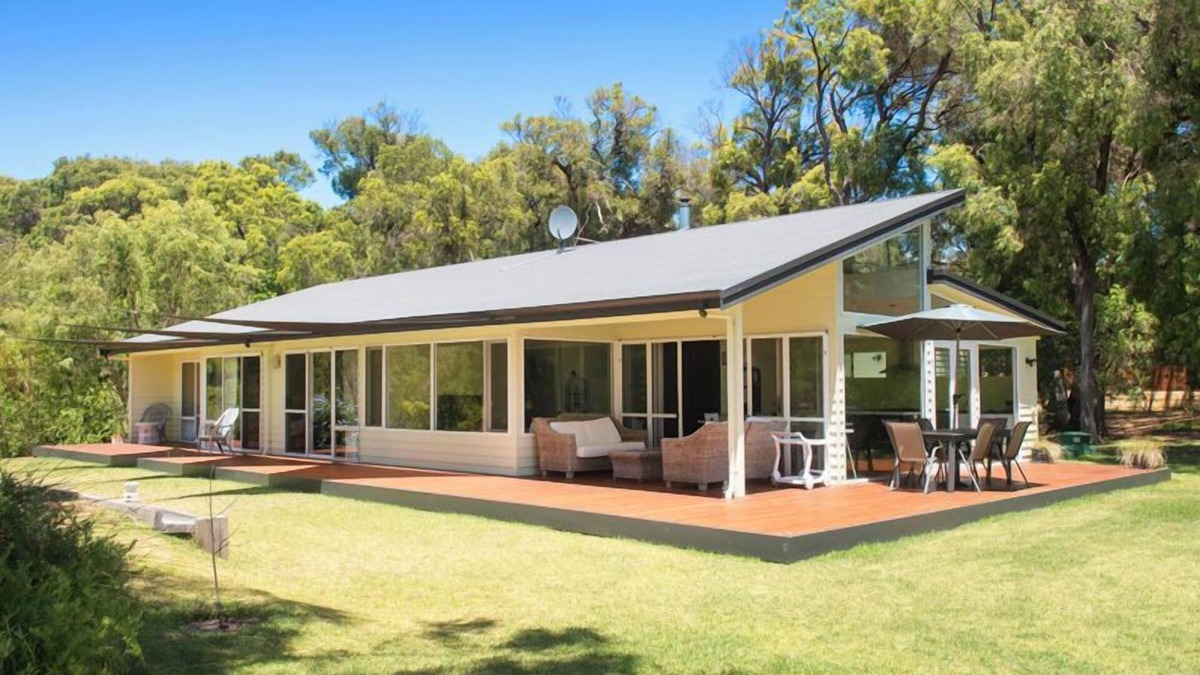 Prevelly House | Prevelly Beach Retreat | Walk to the Beach!