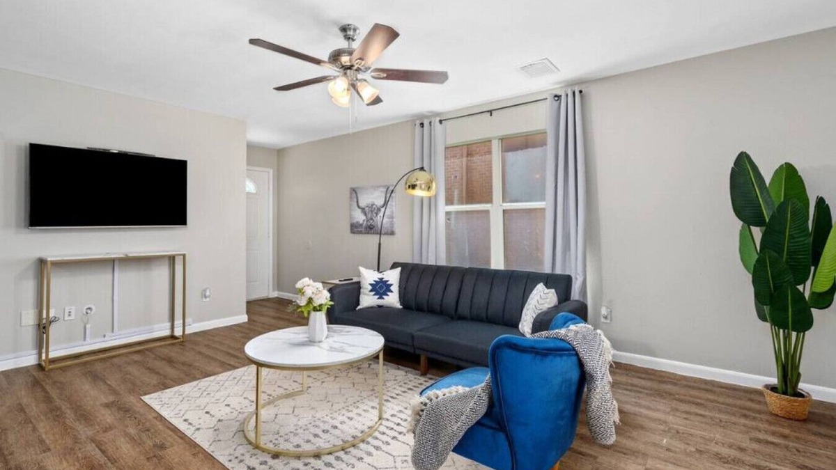 Cypress Apartment | Price Drop! [20% Discount]3-BR Apt | Free parking- 14B
