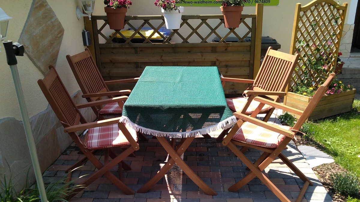 Waldheim Apartment | Price f. 4 pers. incl. WiFi - Family Accommodation - Hostel f. professional