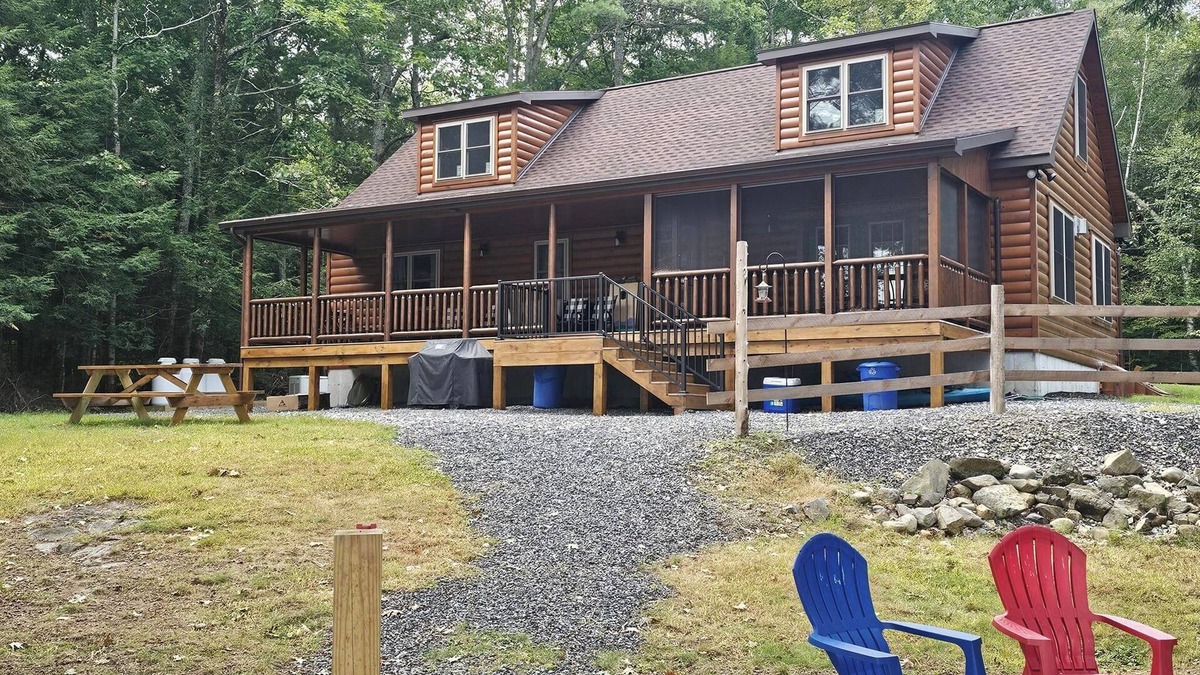 Weeks Mills Cabin | Price's Point - Cabin on the water