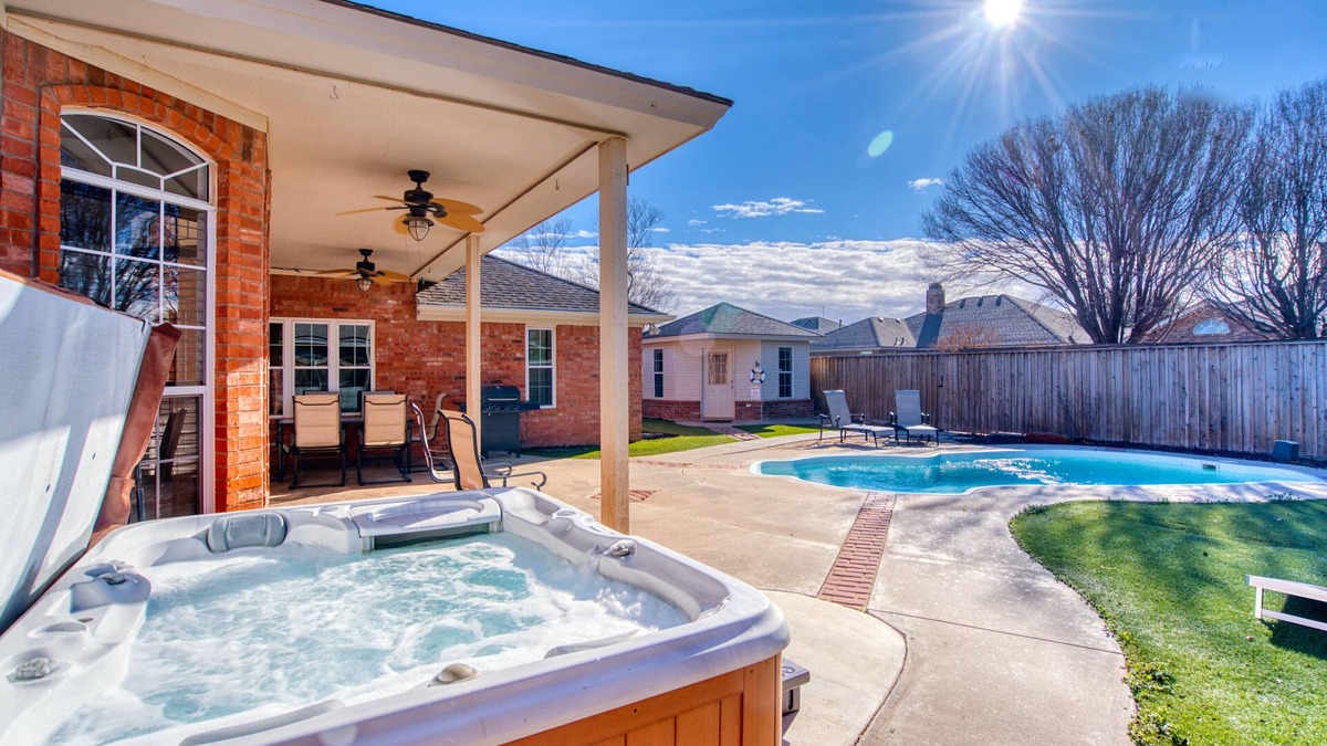 Lubbock House | Prickly Pear - West Texas Themed Relaxation