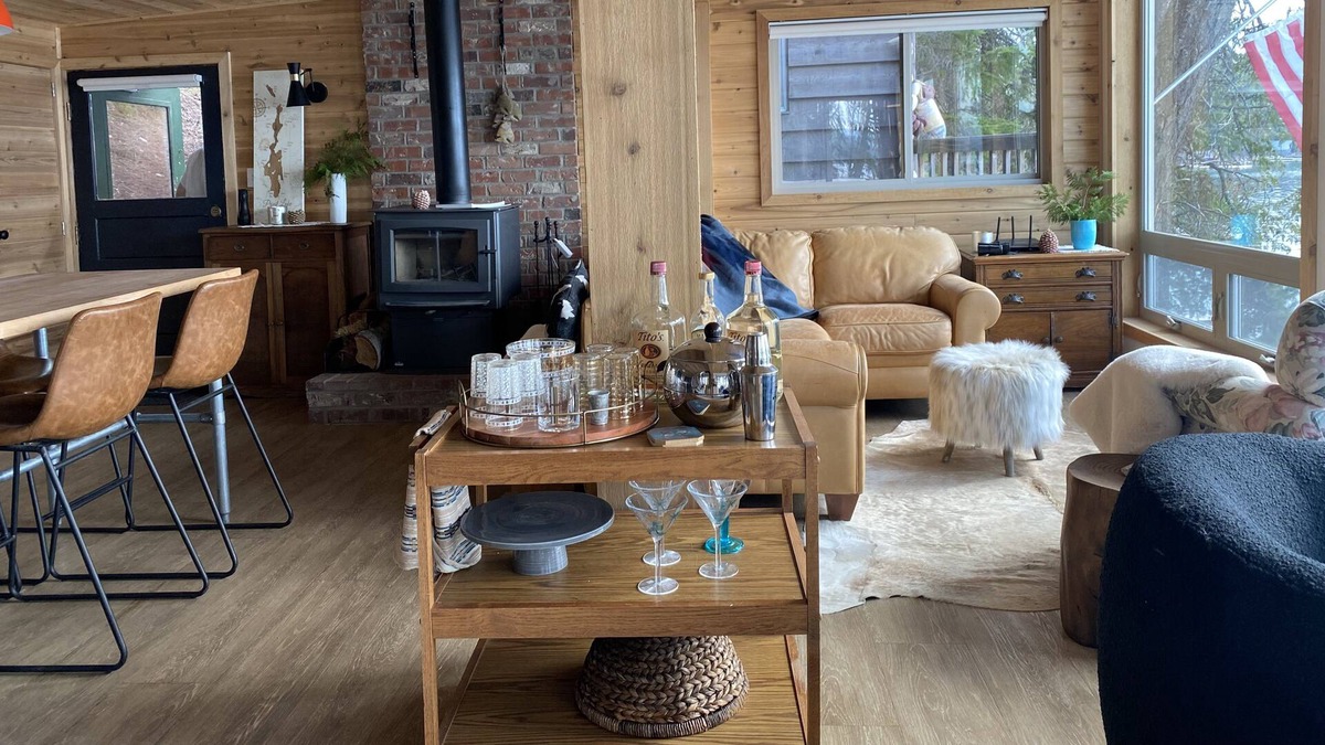 Coolin Cabin | Priest Lake waterfront cabin May and Jun 2023 special lower price