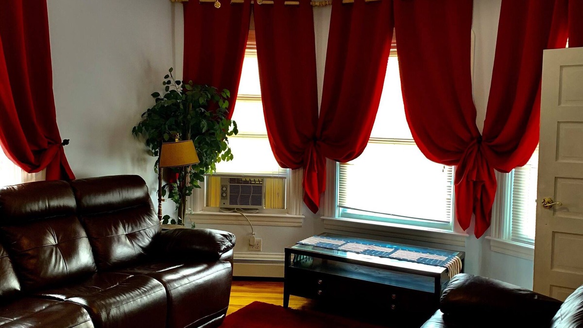 Pawtucket Apartment | Prime 1st Floor Apt Near Hospitals, Brown & I-95 Wi-Fi, All Utilities Included