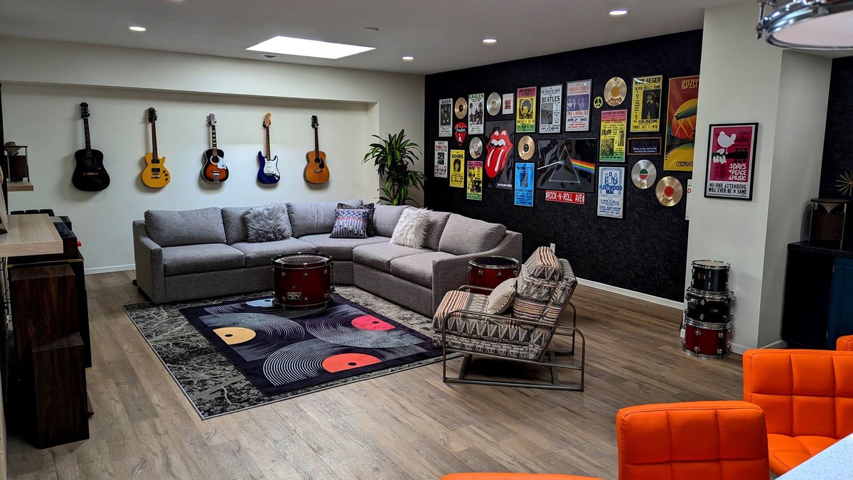 Saint Peter Apartment | Prime Downtown Music Lovers Experience! Nostalgic Mid-Mod In Historic St Peter