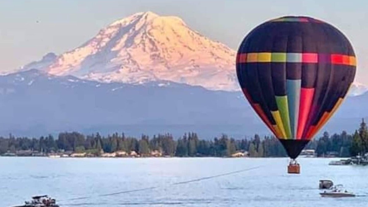 Bonney Lake Apartment | Prime Lakefront Basement Studio on Lake Tapps with Mountain Views