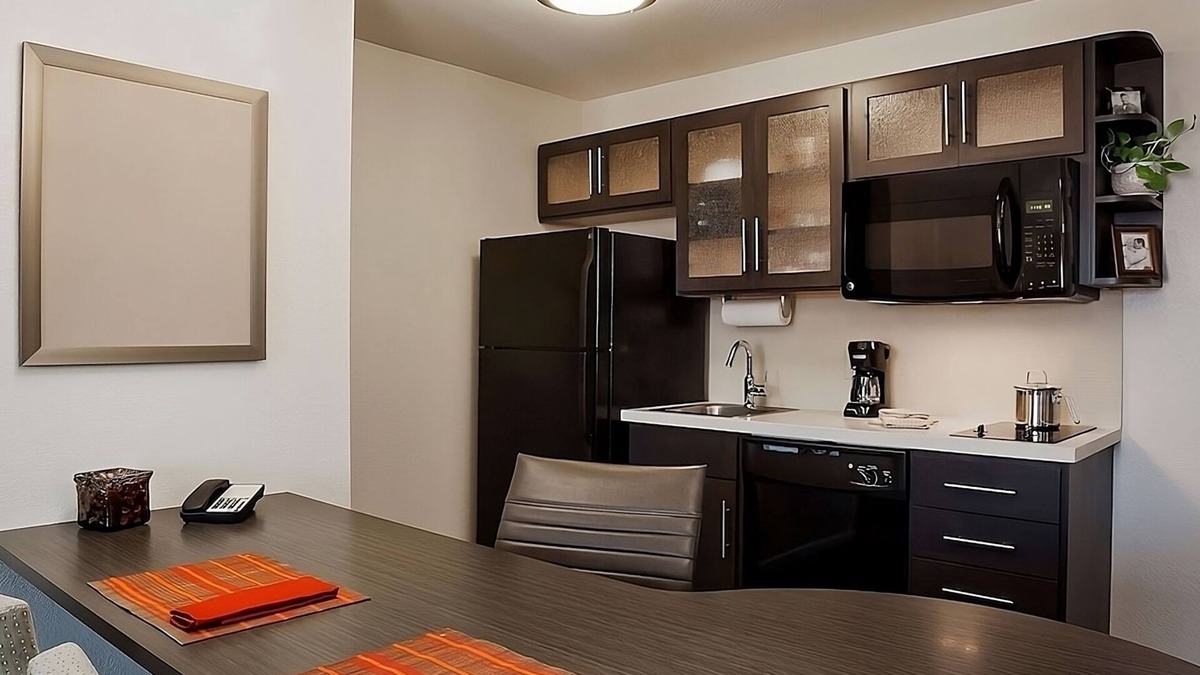 Mount Laurel Hotel | Prime Location! Free Parking, Pets Allowed, Near Strawbridge Lake Park