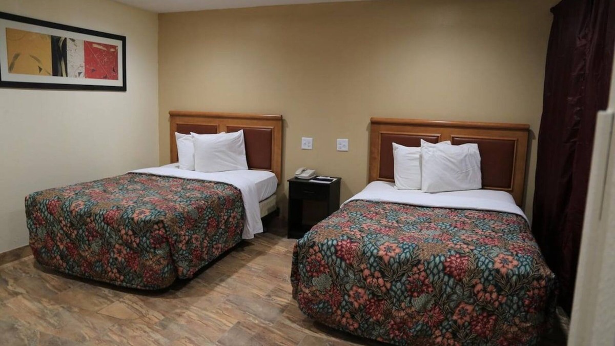 Beeville House | Prime Location, 4 Sleek Units w/Free Parking, Minutes to Flournoy Park