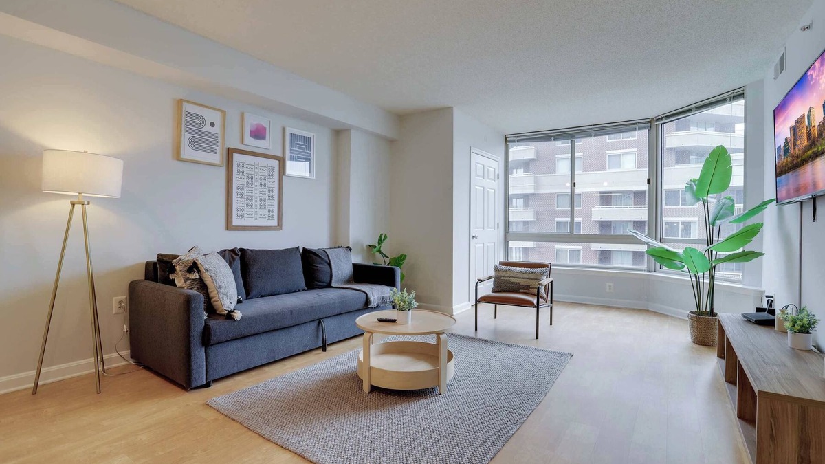 Ballston Apartment | Prime Location Apt Near Ballston