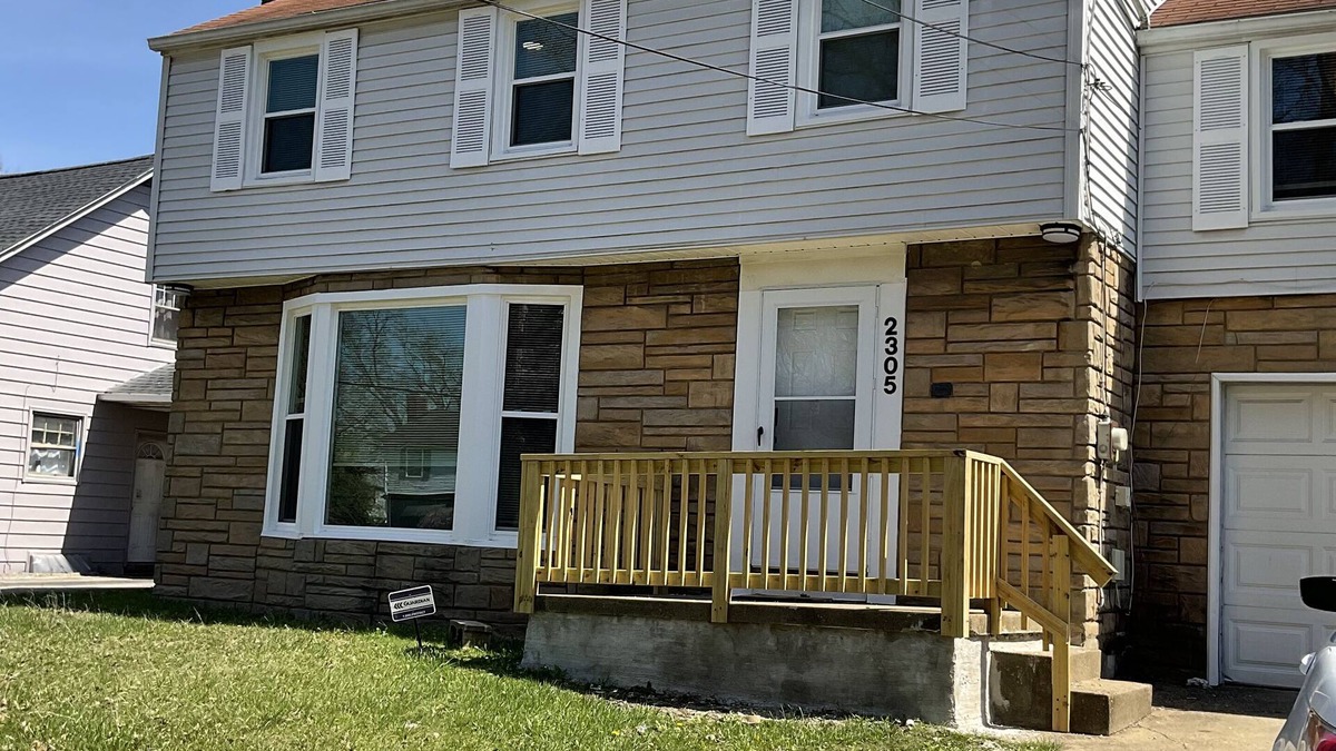Youngstown House | Prime location:Downtown/Campus