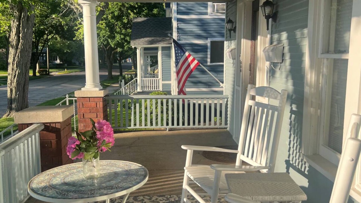 Saint Joseph Apartment | Prime Location Downtown St. Joseph Walk to Everything 2 bed 1 bath