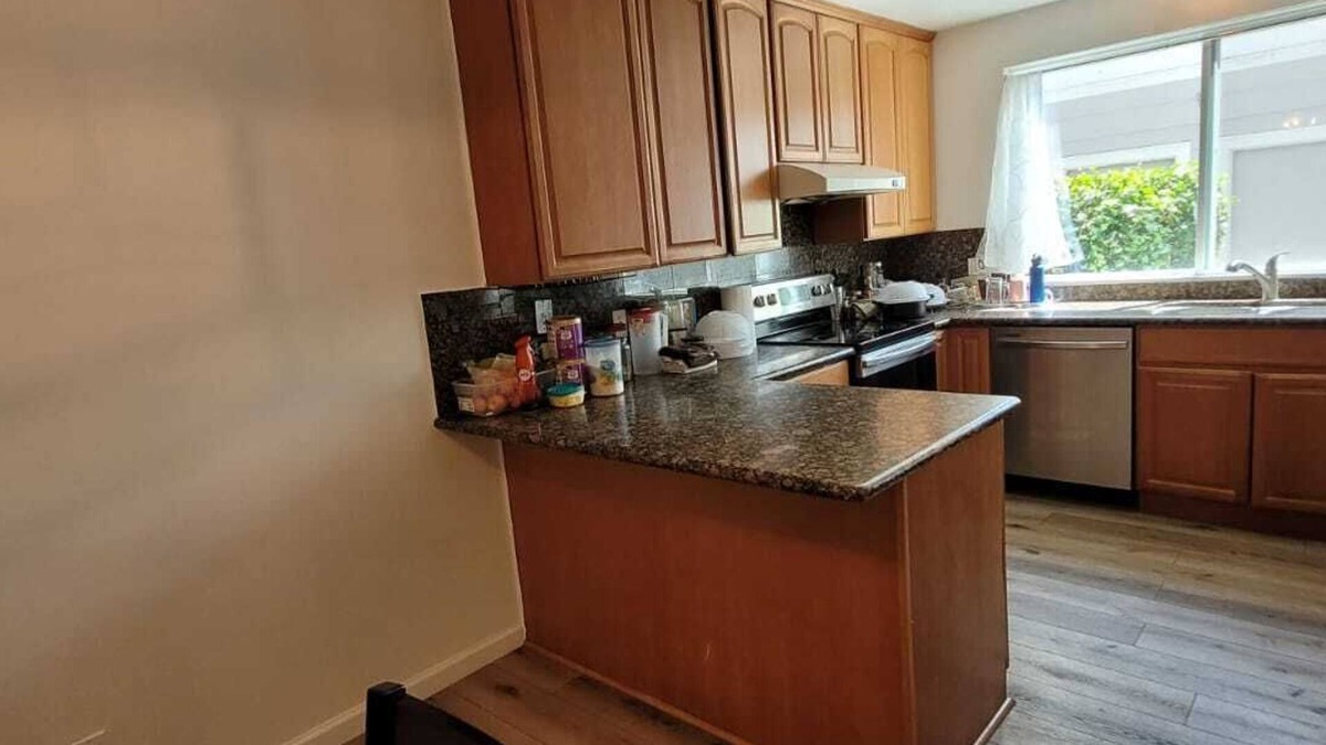 Pleasanton House | Prime location - Family sized house with dual balcony