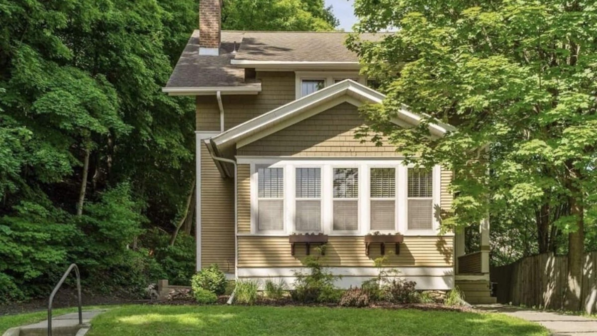 Red Wing House | PRIME LOCATION- HISTORIC DOWNTOWN RED WING