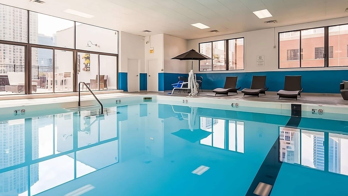Downtown Chicago Hotel | Prime Location! Indoor Pool, Near Millenium Park, Shedd Aquarium, Willis Tower