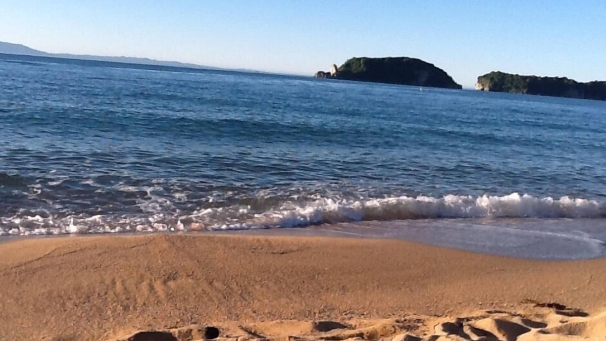 Tata Beach House | Prime location, modest, fresh and easy clean attractive absolute beach front