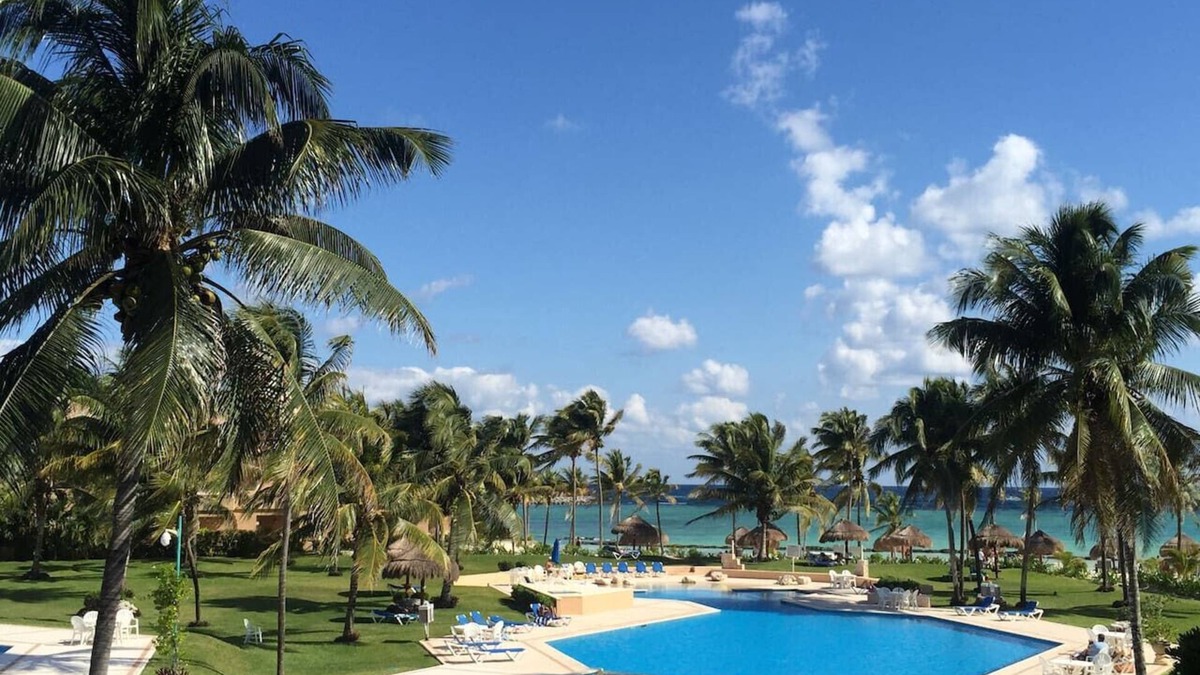 Puerto Aventuras Condo | PRIME LOCATION! Private Beach, Very Nice!