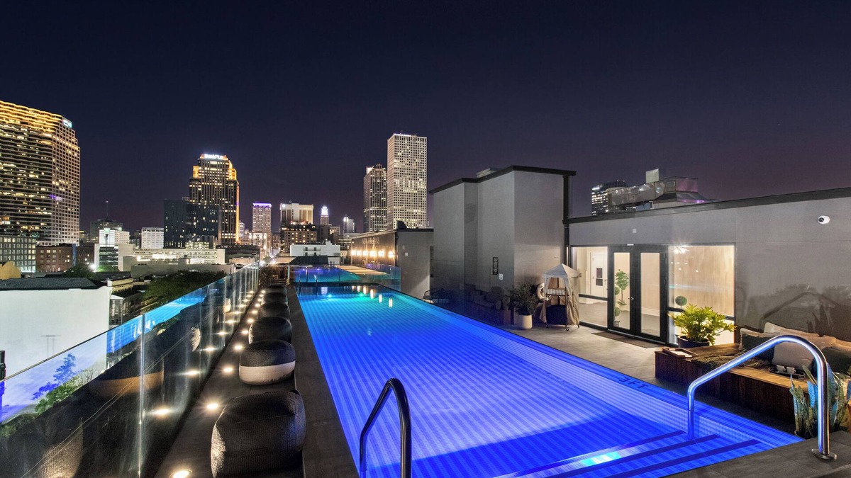 Faubourg Lafayette Hotel | Prime Location Near Everything