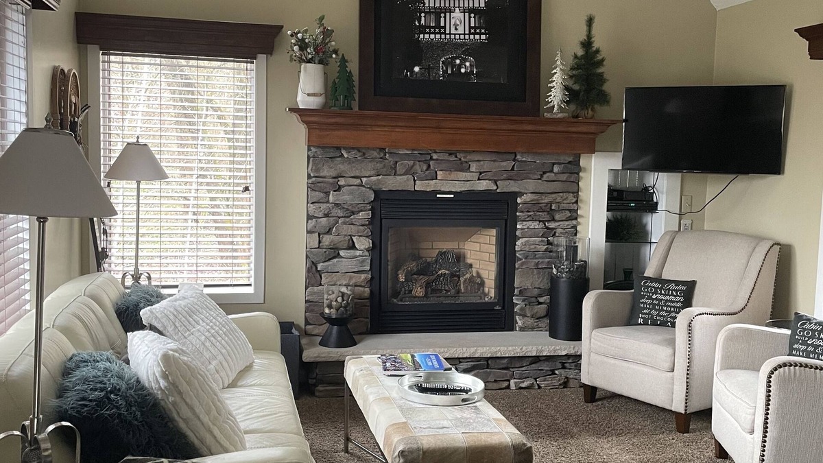 Clymer Condo | Prime Location! Next to Main Lodge, Mountain&Summer Adventures. 3Bed&3Full Bath.