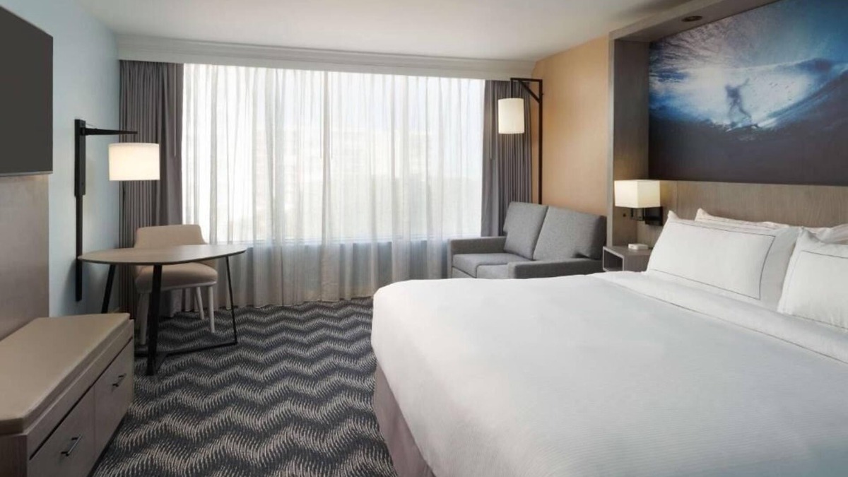 Cocoa Beach Hotel | Prime Location! Outdoor Pool! Parking, Walk to Beach! Tiki Bar!