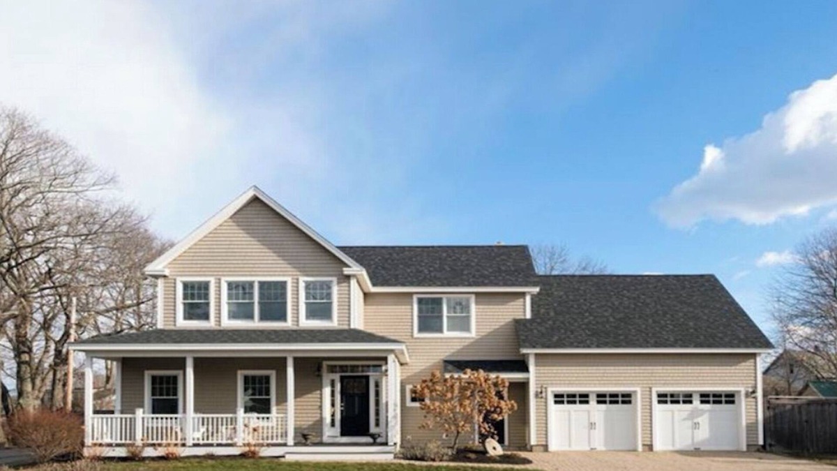 York Beach House | Prime Location - Steps from Short Sands Beach & Downtown Shops